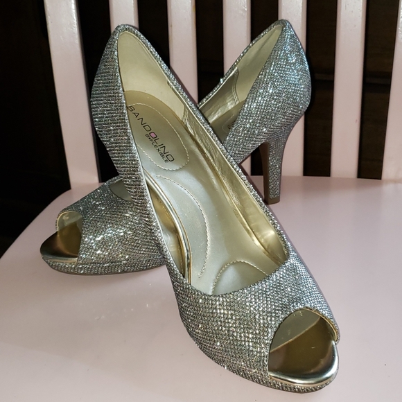 🤍 Bandolino gold heels - Picture 8 of 8